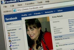 Адаш на Цукърбърг (пак) остана без Facebook