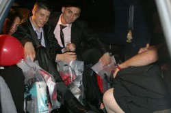 Политици и бизнесмени подариха 5-звезден бал на сираци