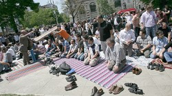 Главният мюфтия обещал на Цветанов спокойна петъчна молитва