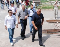 Борисов инспектира пътни възли и църкви в Бургас
