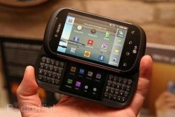 LG разработва телефон с 2 сензорни дисплея