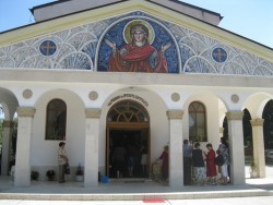 Стотици се стекоха на храмовия празник на църквата „Успение на Пресвета Богородица”