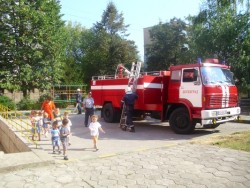 Пожарникарите “гасиха” пожар в детска градина