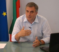 Кандидатът за президент Ивайло Калфин ще посети Ботевград