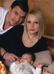 Алисия и Божинов се съдят за сина си