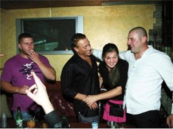 Взеха часовника на Ван Дам в Люлин