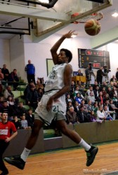 Айзея Мартин в идеалната петица на кръга въпреки загубата