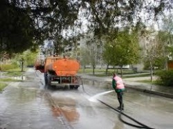 Кметовете задължени да  мият улиците всяка пролет