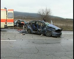 Работи се за установяване на причината за пътния инцидент между Ботевград и Трудовец