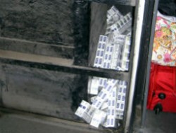Контрабандни цигари в автобусна тоалетна откриха митничари