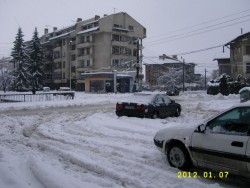 Обилен снеговалеж в Ботевград