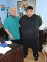 Момче на 12 години тежи 190 кг