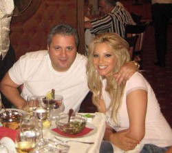 Емилия се мъчи да забрави Коко