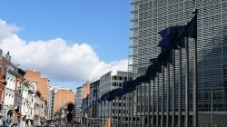 Брюксел сложи България в "сив списък" заради икономически риск