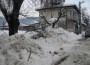 Борбата с падналия сняг продължава