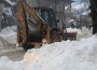 Борбата с падналия сняг продължава