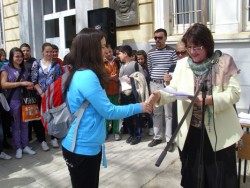 Над осем тона отпадъчна хартия събраха учениците от ОУ „Н.Й.Вапцаров”