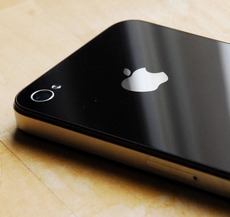 Нов дисплей ще направи iPhone по-тънък