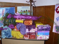 Деветокласници занесоха подаръци на децата в Гурково