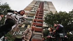 След труса: Евакуират 19-етажен блок в „Борово“