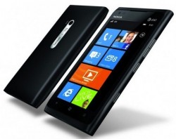 Lumia 900 с 32 GB се чака скоро