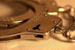 Полицаи от Етрополе заловиха осъден за кражби