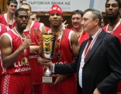 Марин Докузовски остава треньор на Лукойл Академик