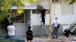 Взривиха офис във Варна (снимки)