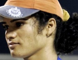 Бивша лекоатлетка обвинена в изнасилване и че е мъж