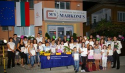 124 ученици на “Марконис” с дипломи от Университета Кеймбридж и Пиърсън