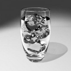 Чаша вода от хладилника може да доведе до сериозен здравословен проблем 