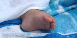 Бебе на три дни – пуснато за продажба в интернет