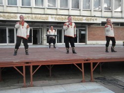 “Душа” пяха снощи от душа и сърце в Етрополе