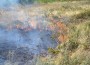 Горят сухи треви край Трудовец