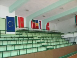 Започва ремонт на залата