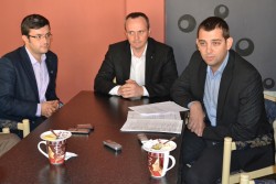 Кунева настъпва ботевградския кмет