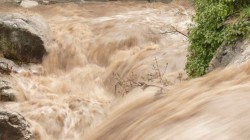 Река Тунджа при Елхово може да прелее