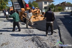 Полагат асфалт по улица „Люто Войвода” в Литаково