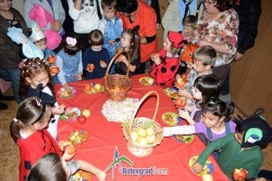 Тържество „Да изпратим есента” се проведе в детска градина „Слънце”