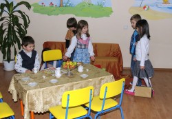 Децата на ОДЗ "Иглика" отбелязаха празника на българското семейство с драматизация