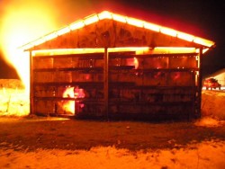 Изгоряха 3 тона сено в Етрополе