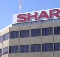Foxconn спасява бизнеса със смартфони на Sharp