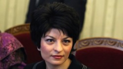 Десислава Атанасова е против отмяната на забраната за пушене