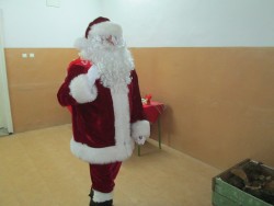 "Дядо Коледа пристигна в Лопян"