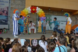 Областният управител подарява Коледно шоу на децата от Ботевград