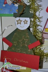 За десета поредна година Училище "Европа" провежда конкурс за коледна картичка