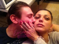 Eмануела вече сгодена