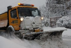 Спират се ТИР-овете в посока Ботевград поради влошената пътна обстановка в областите Ловеч и Велико Търново