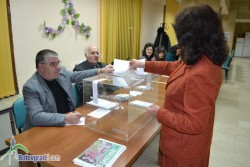 Референдумът в Ботевград е започнал нормално