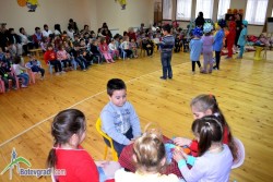 Януарските традиционни празници и именни дни празнуваха в ЦДГ„Славейче“